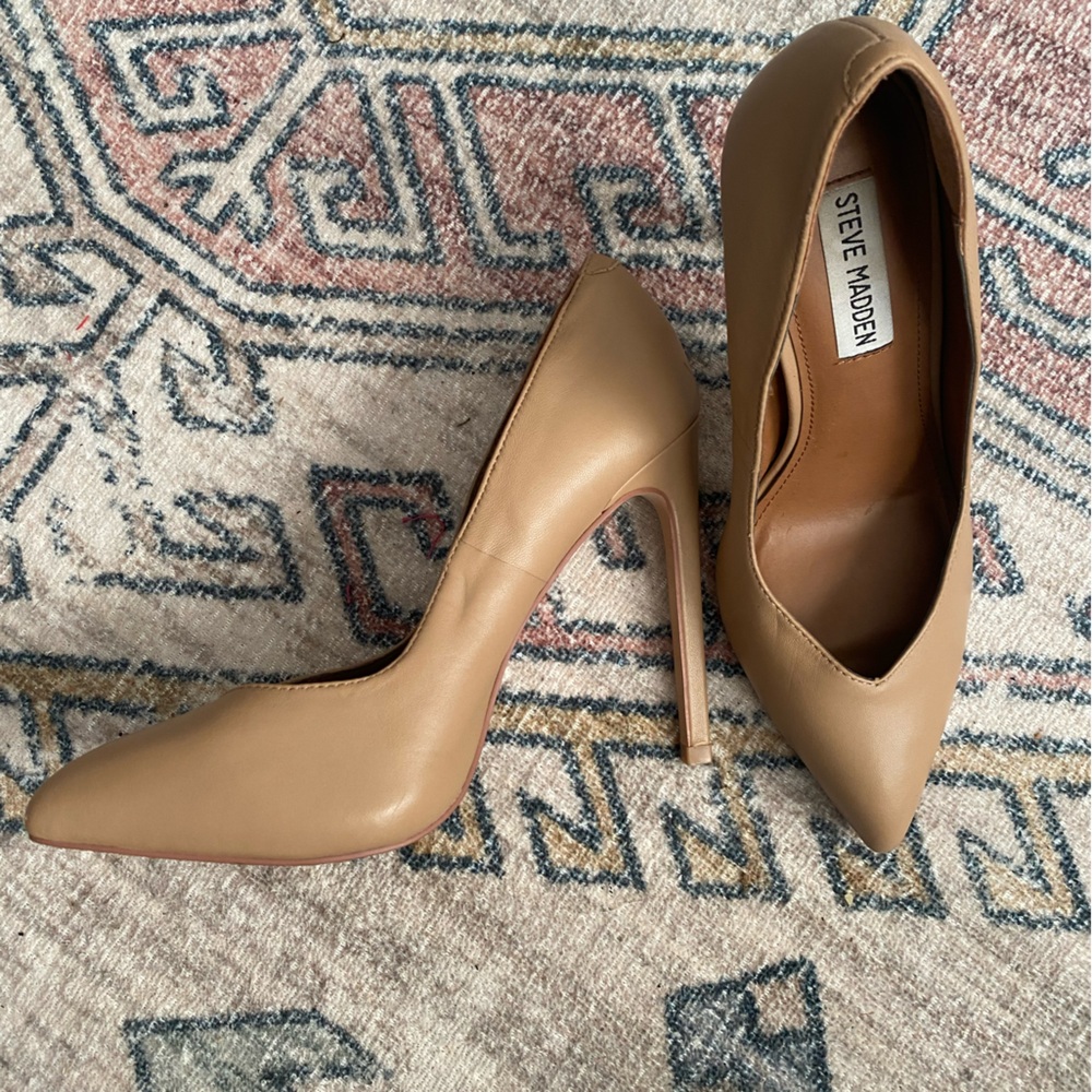 Steve Madden Nude Heels